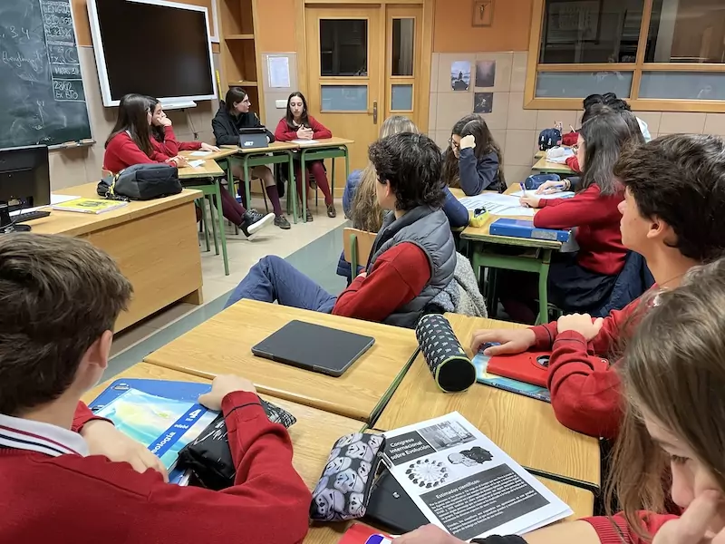 Científicos de 4º ESO Lourdes, gracias.