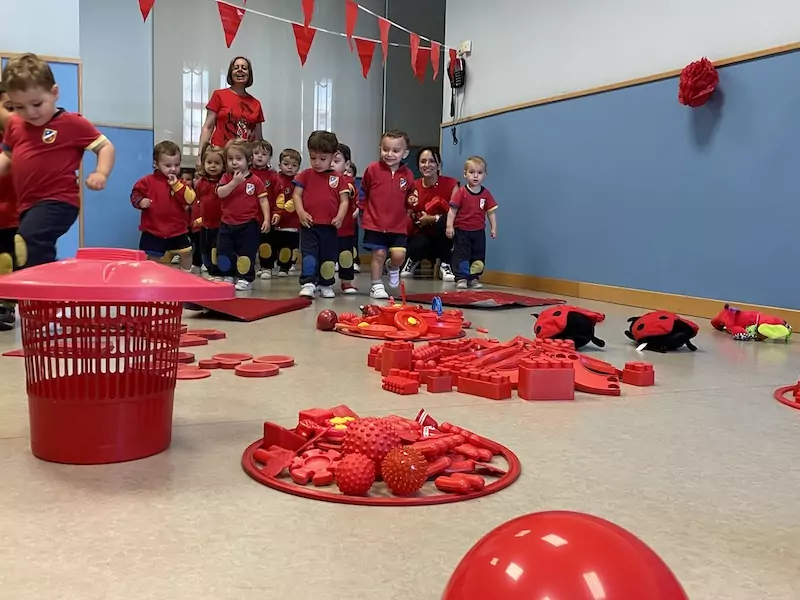Fiesta color rojo, Lourdes, Primer Ciclo Infantil