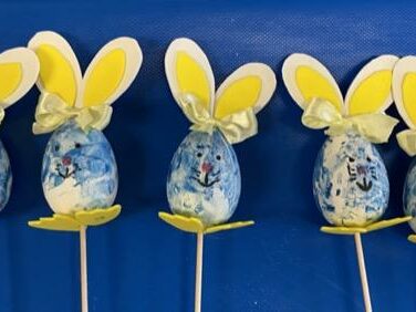 Huevo de Pascua en 0 años, Lourdes