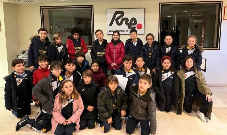 Colegio Lourdes visita RNE